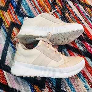 Sorel light pink waterproof shoes size 7.5